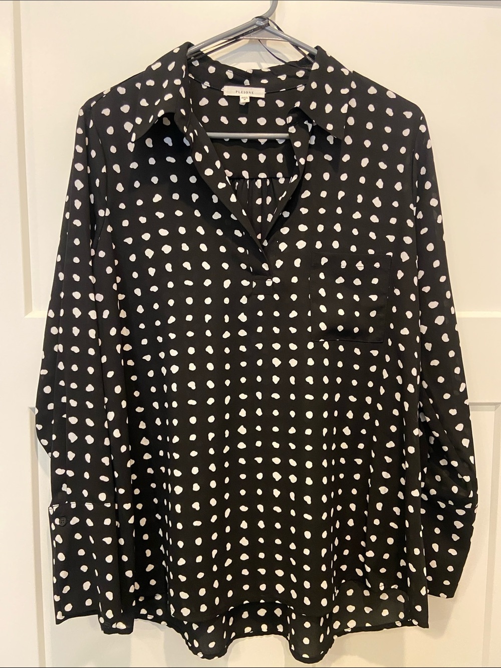 Sz M PLEIONE Black and White Polka Dot Blouse long sleeve flowy